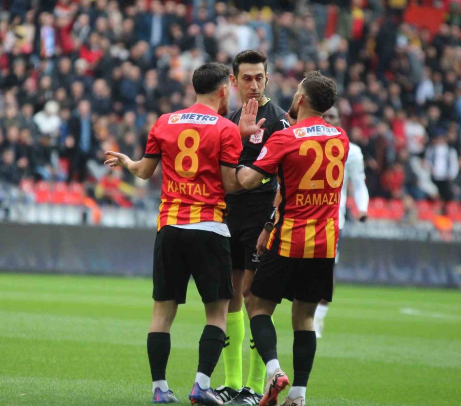 Trendyol Süper Lig: Kayserispor: 0 - Fenerbahçe: 2 (maç Devam Ediyor)