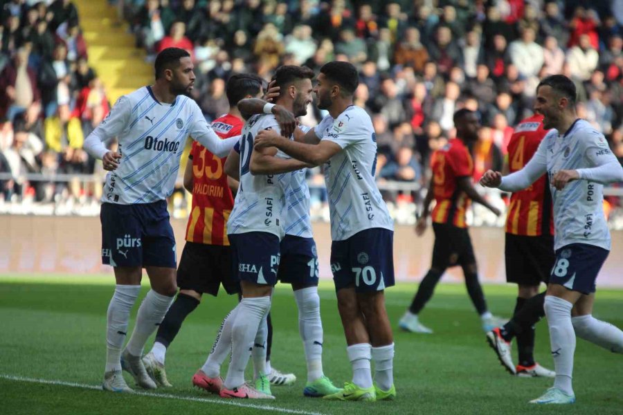 Trendyol Süper Lig: Kayserispor: 0 - Fenerbahçe: 2 (maç Devam Ediyor)