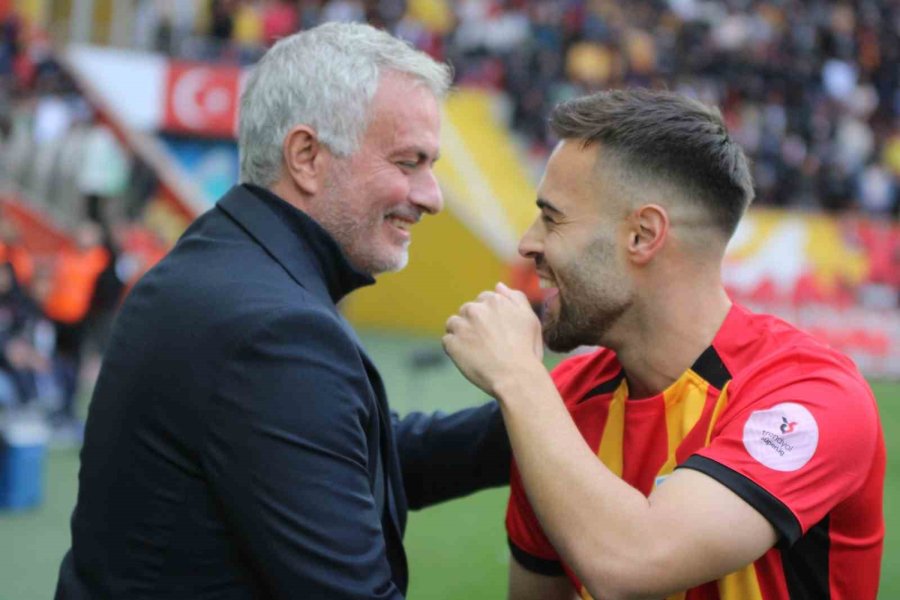 Trendyol Süper Lig: Kayserispor: 0 - Fenerbahçe: 2 (maç Devam Ediyor)