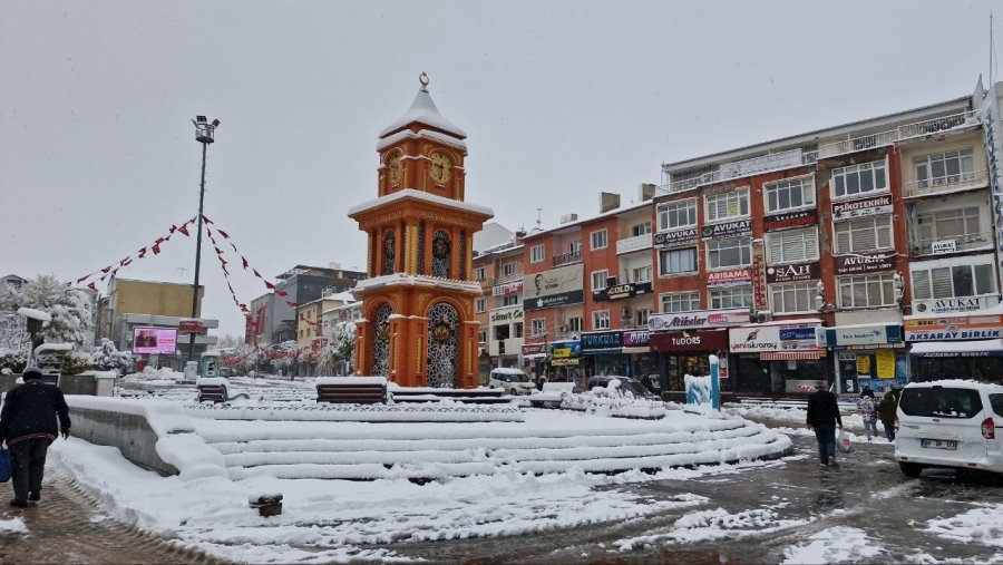 Mevsimin İlk Karı Aksaray’ı Beyaza Bürüdü