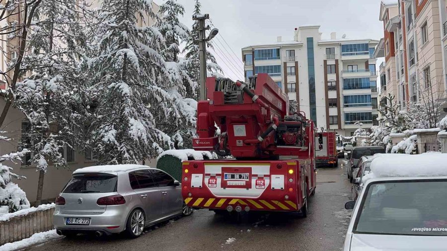 Aksaray’da Öğretmenevinde Yangın Paniği