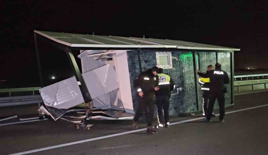 Aksaray’da Polisin Karayolunda Konteyner Mücadelesi