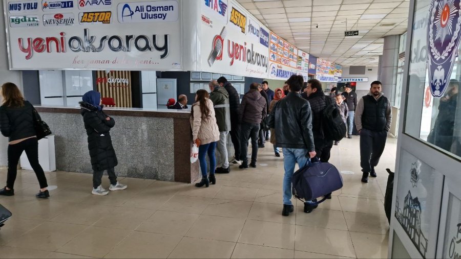 Kar Yağışı, Şehirlerarası Otobüs Seferlerini Aksattı