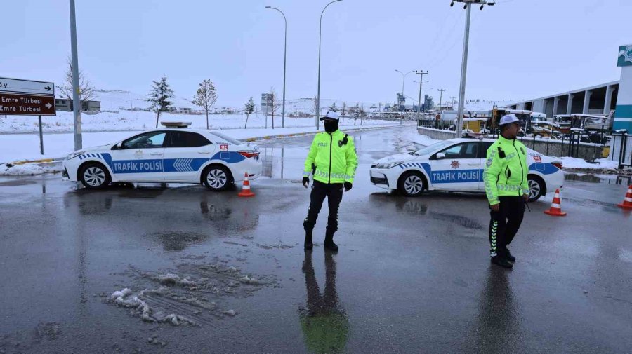 Aksaray’da Yolda Kalan 66 Kişi Kurtarıldı