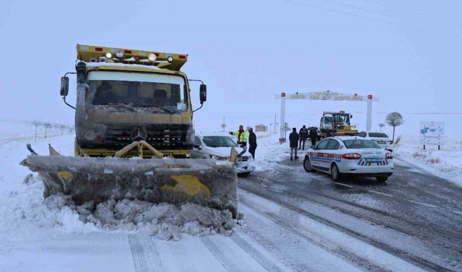 Aksaray’da Yolda Kalan 66 Kişi Kurtarıldı