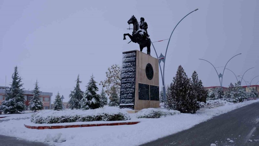 Karaman, Mevsimin İlk Karıyla Beyaza Büründü