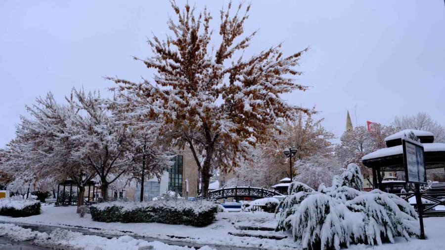 Karaman, Mevsimin İlk Karıyla Beyaza Büründü