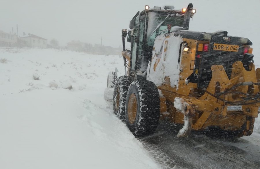 Kayseri’de Kar Temizleme Ve Tuzlama Çalışması Devam Ediyor