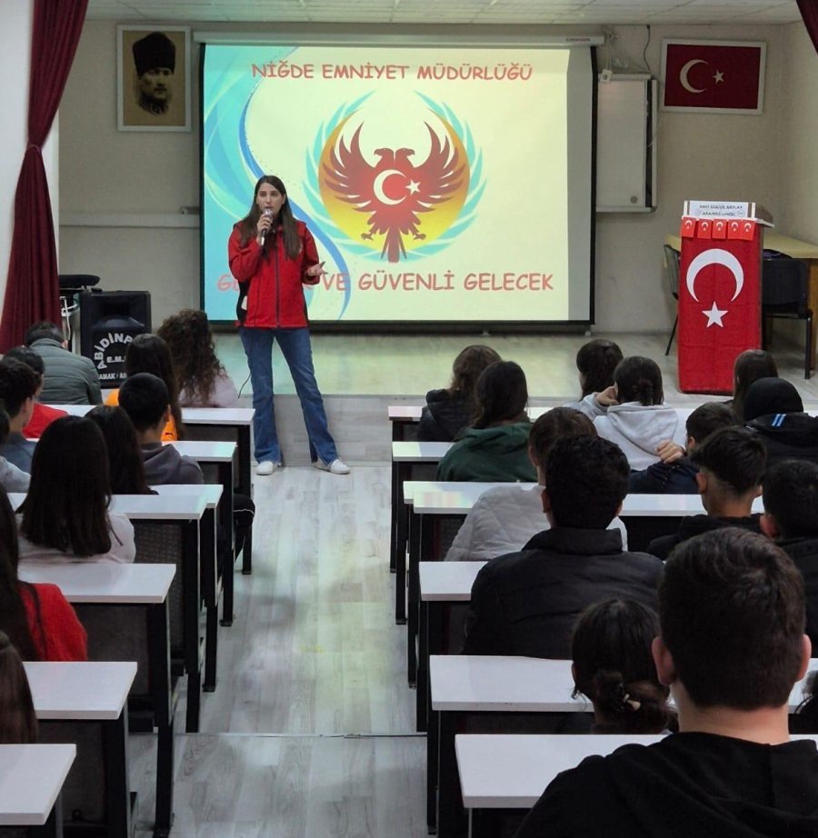 Niğde’de Öğrenciler Emniyet Ekiplerince Bilgilendiriliyor