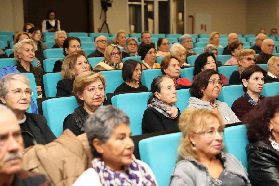 Alkü Tazelenme Üniversitesinde İlk Ders Heyecanı