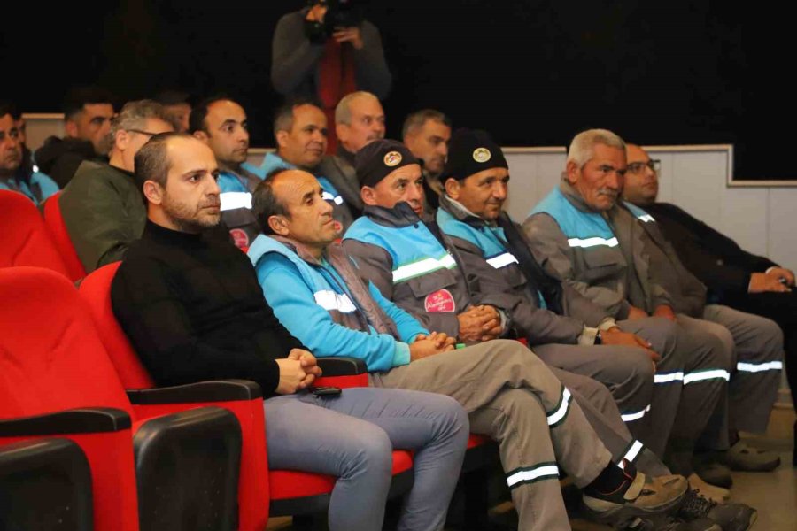 Alanya Belediyesi Personeline İş Sağlığı Ve Kadına Şiddete Yönelik Seminer