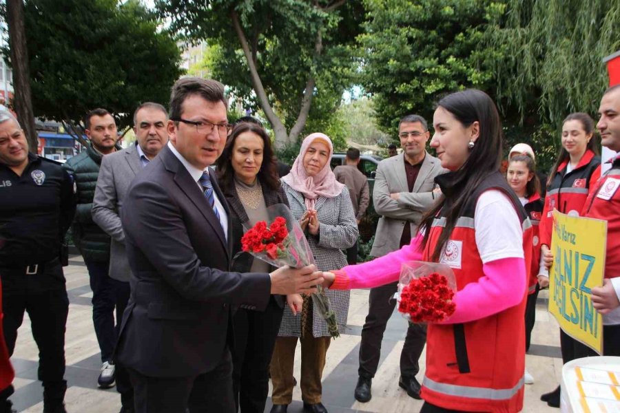 Serik’te Kadına Şiddete ’hayır’ Dediler