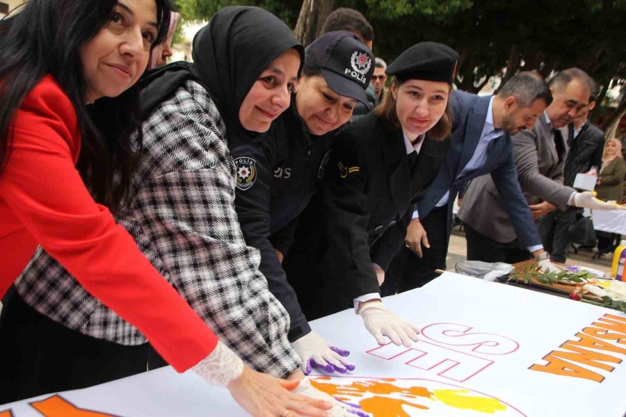 Serik’te Kadına Şiddete ’hayır’ Dediler