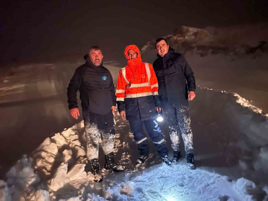 Mahsur Kalan Vatandaşı Ekipler Hastaneye Yetiştirdi