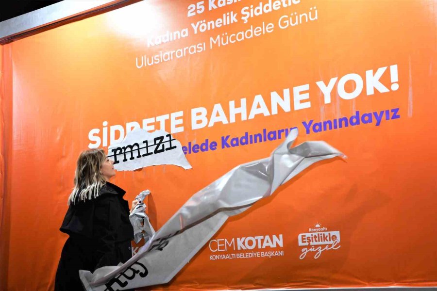 Kadına Şiddetin Bahanelerini Söküp Attılar