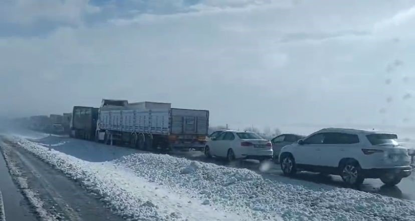 Konya’da Kar, Tipi Ve Buzlanma Ulaşımı Aksatıyor