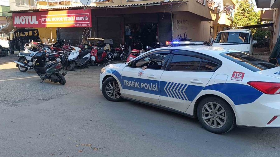 Afacanların Düzenekli Plakayla Motosiklet Turu Polise Takıldı