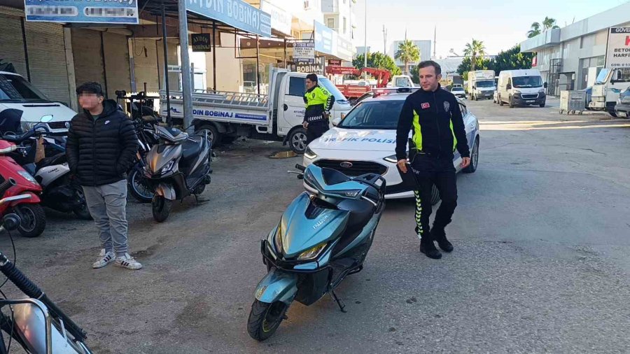 Afacanların Düzenekli Plakayla Motosiklet Turu Polise Takıldı