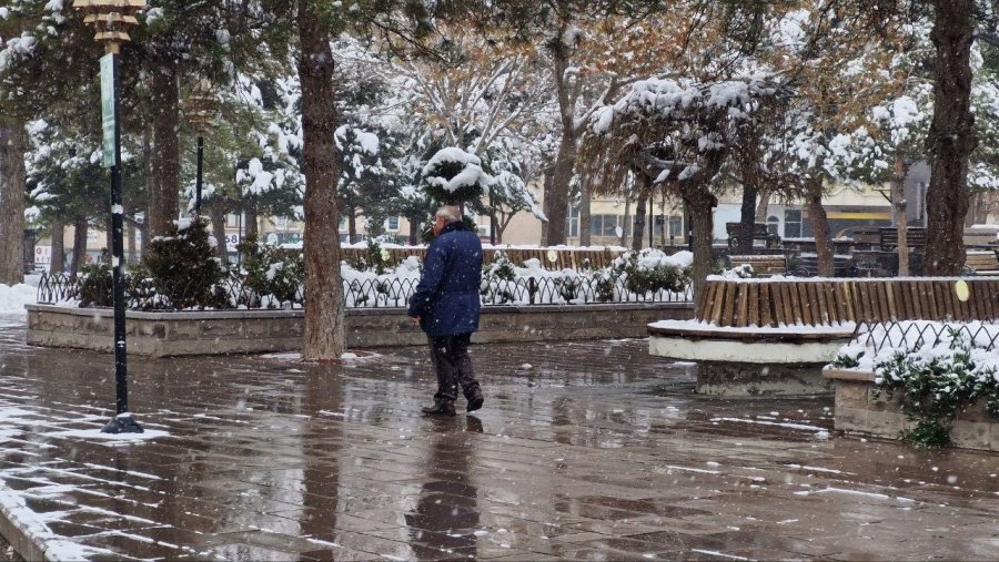 Aksaray’da Kar Yağışı Etkili Oluyor