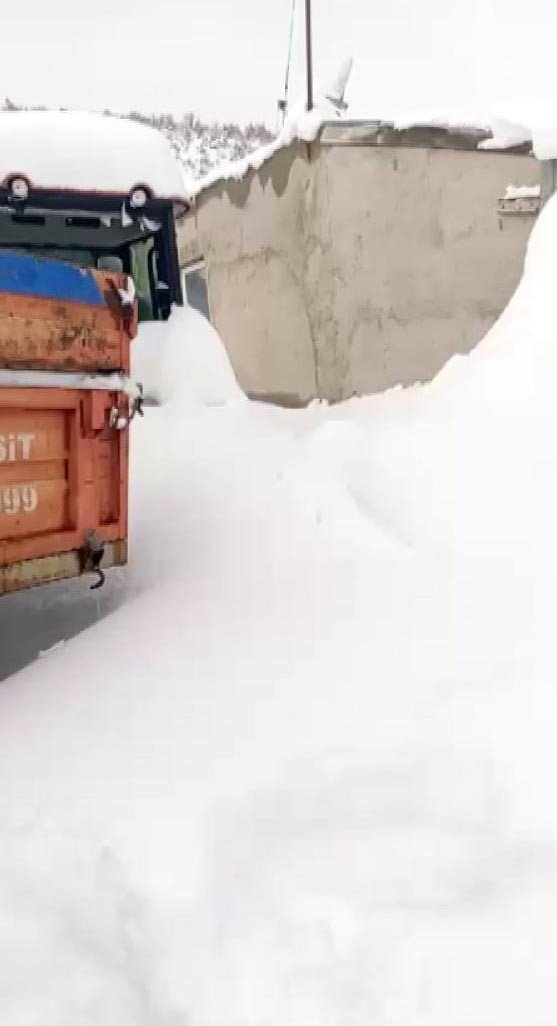 Köyde Mahsur Kalan Vatandaştan Belediyeye Çağrı