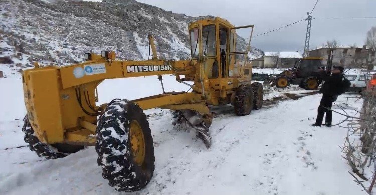 Antalya’da Yaylada Kardan Mahsur Kalan Vatandaşlar Büyükşehir Ekipleri Tarafından Kurtarıldı