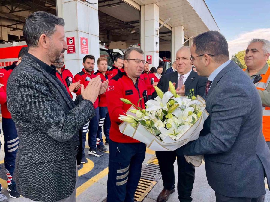 Antalya Havalimanındaki Uçak Kazasına Müdahale Eden Arrf Ekibi Ödüllendirildi