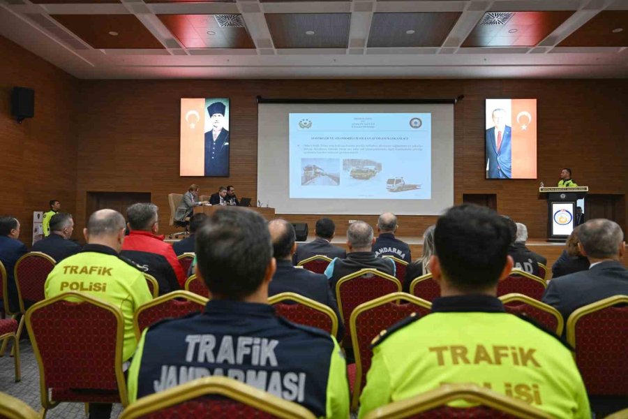 Antalya’da Kış Trafik Tedbirleri Toplantısı Gerçekleştirildi