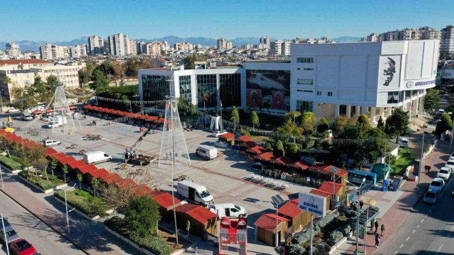 Muratpaşa’da Yeni Yıl Çarşısı Hazırlıkları Başladı