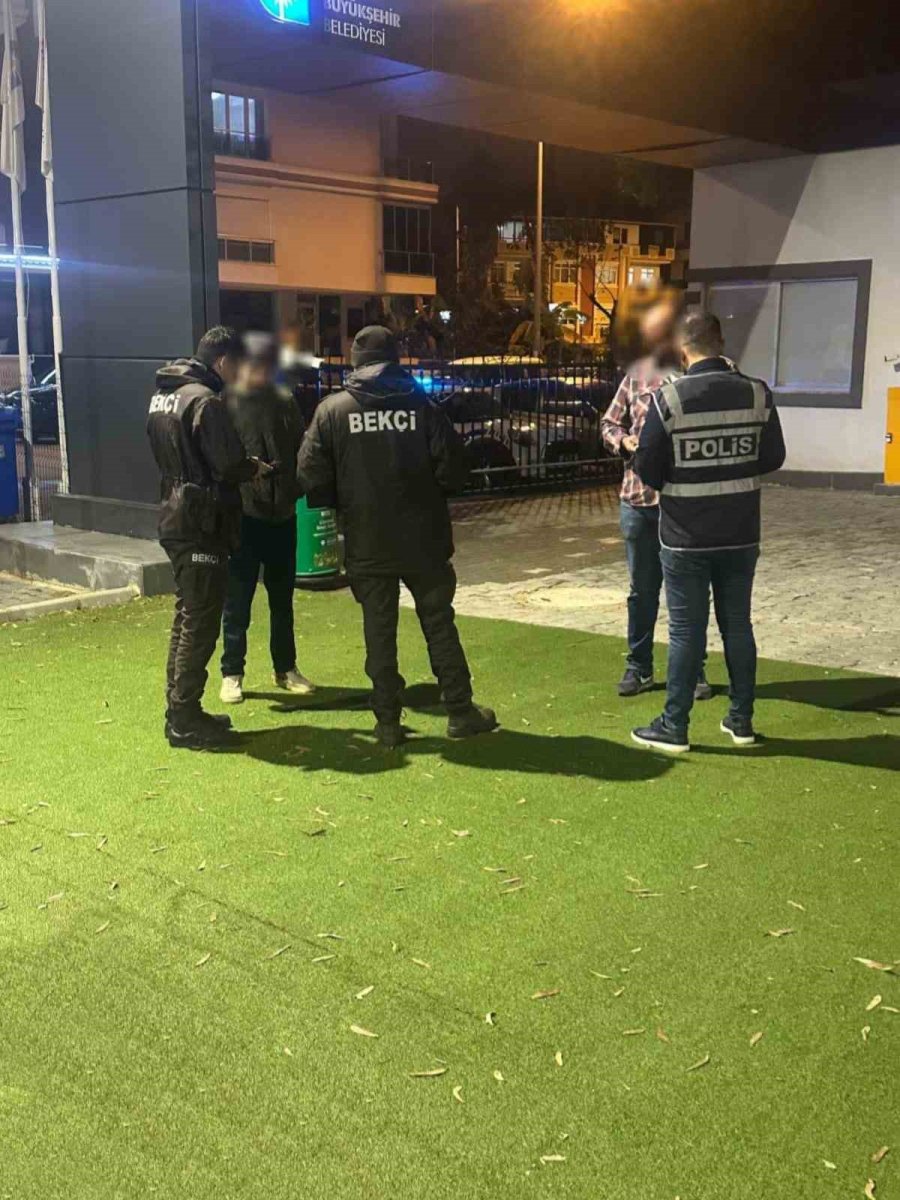 Antalya’da Polis Huzur Uygulaması Ve Denetimler Gerçekleştirdi