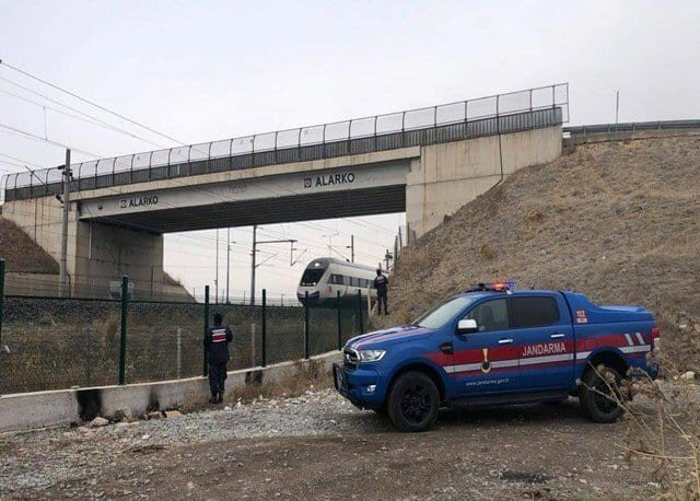 Jandarma 227 Personelle 137 Kilometrelik Yüksek Hızlı Tren Hattını Kontrol Etti