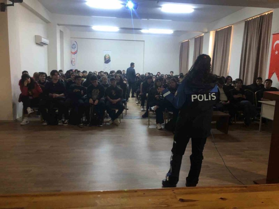 Gazipaşa’da Öğrenciler, Polis Tarafından Bilinçlendirdi