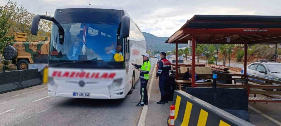 Antalya’da 1 Haftada 60 Bin Araç Kontrol Edildi