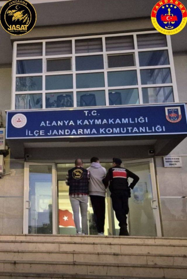 Antalya’da 299 Aranan Şahıs Yakalandı