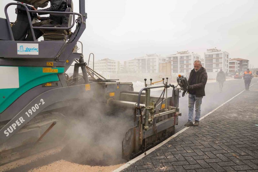 Tepebaşı’nda Üstyapı Çalışmaları Sürüyor