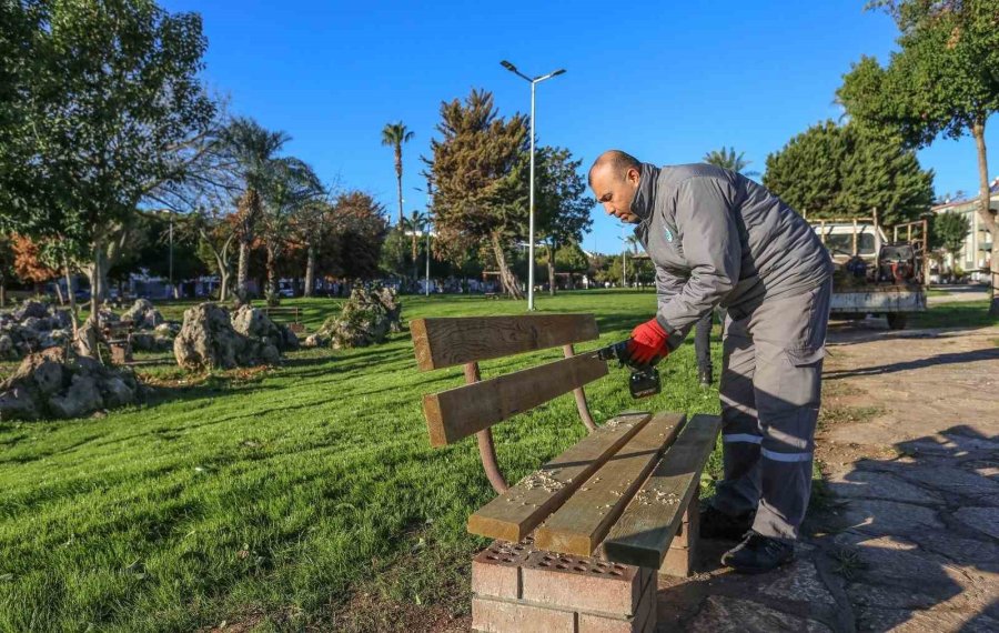 Kepez Belediyesi 19 Mahallede 53 Parkı Yeniledi