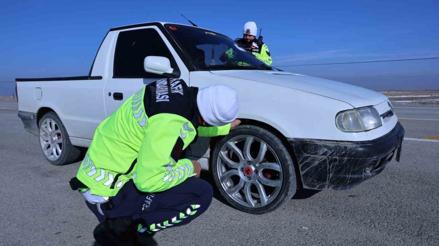 Aksaray’da Zorunlu Kış Lastiği Uygulamaları Başladı