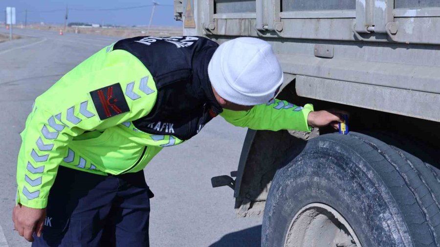 Aksaray’da Zorunlu Kış Lastiği Uygulamaları Başladı