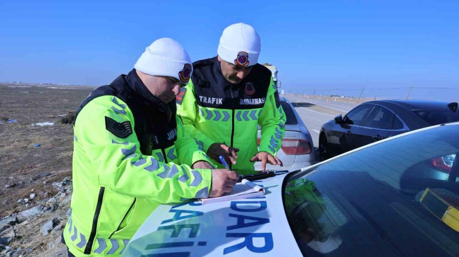 Aksaray’da Zorunlu Kış Lastiği Uygulamaları Başladı