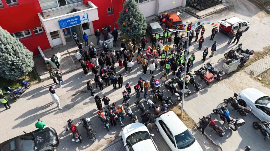 Motosiklet Kulübü Üyeleri, Down Sendromlu Çocuklar İçin Etkinlik Düzenledi