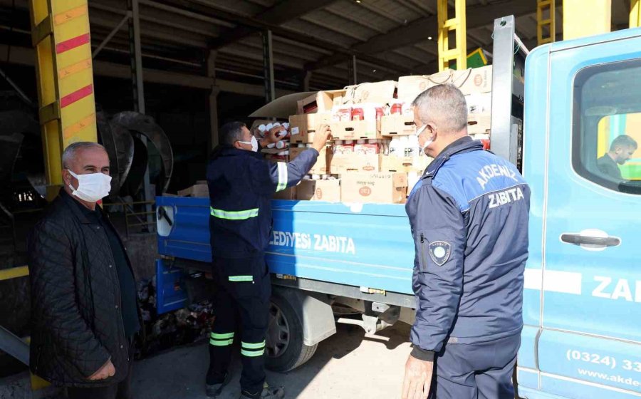 Mersin’de Son Kullanma Tarihi Geçmiş 4 Bin 700 Şişe Ketçap Ve Mayonez Ele Geçirildi