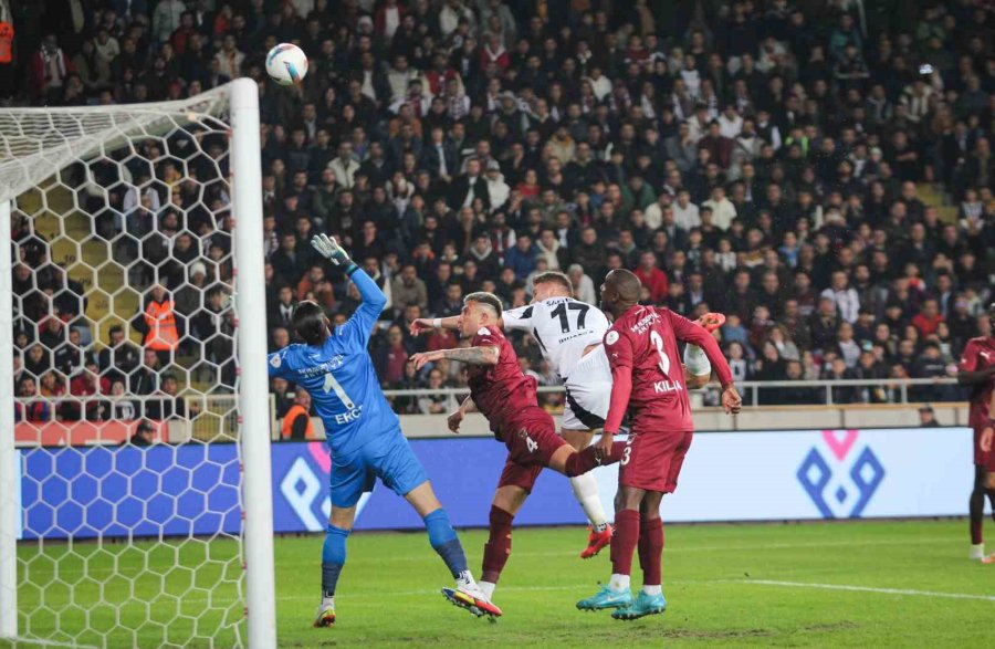 Trendyol Süper Lig: Hatayspor: 1 - Beşiktaş: 1 (ilk Yarı)