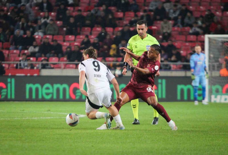 Trendyol Süper Lig: Hatayspor: 1 - Beşiktaş: 1 (ilk Yarı)