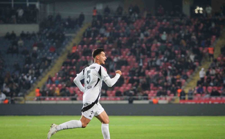 Trendyol Süper Lig: Hatayspor: 1 - Beşiktaş: 1 (ilk Yarı)