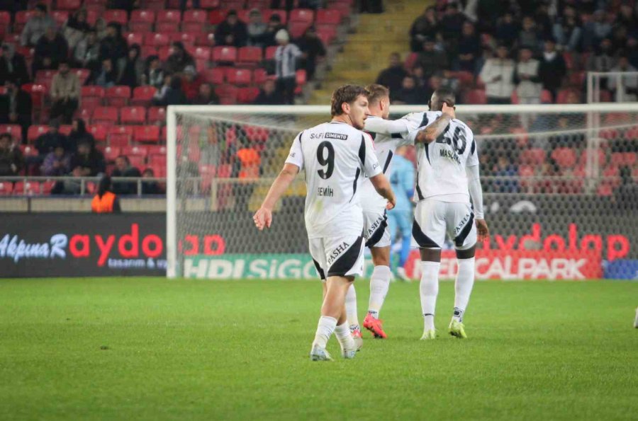 Trendyol Süper Lig: Hatayspor: 1 - Beşiktaş: 1 (ilk Yarı)