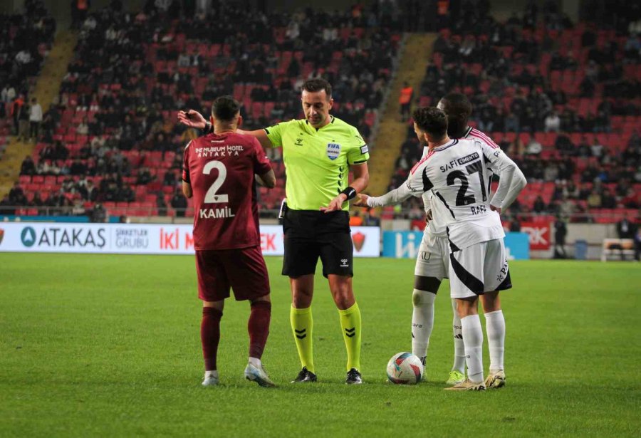 Trendyol Süper Lig: Hatayspor: 1 - Beşiktaş: 1 (ilk Yarı)