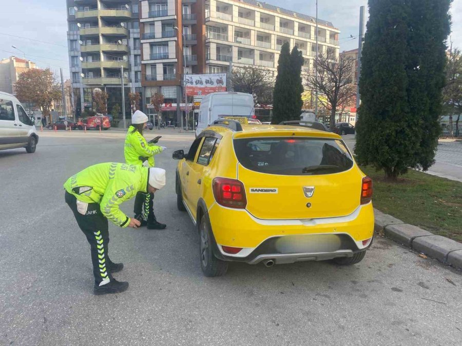 Polis Ekiplerince Eskişehir’de Kış Lastiği Denetimlerine Başlandı