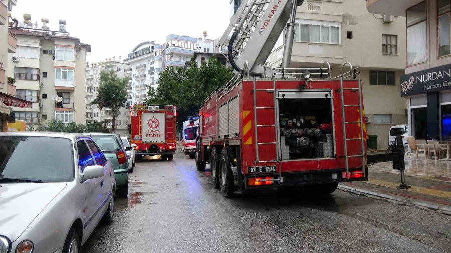 Alanya’da Evde Klima Şalterinden Çıkan Yangın Korkuttu