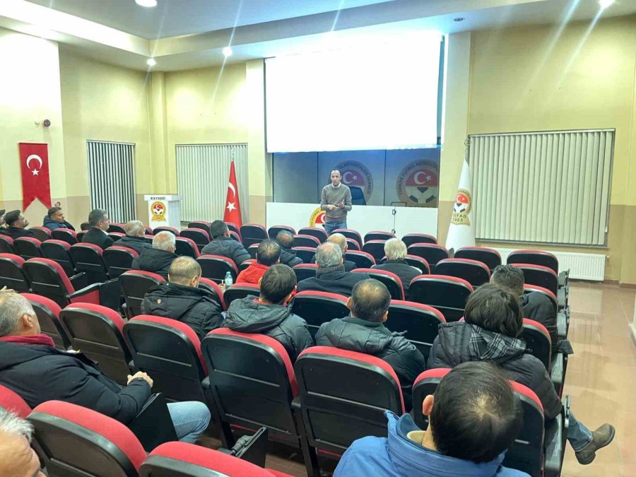 Kayseri’de ‘sporda Psikolojik Sağlamlık’ Semineri Düzenlendi