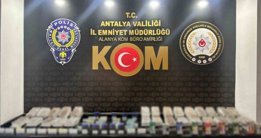 Antalya’da Kaçak Silah Ve Tefecilik Suçundan 4 Kişi Tutuklandı