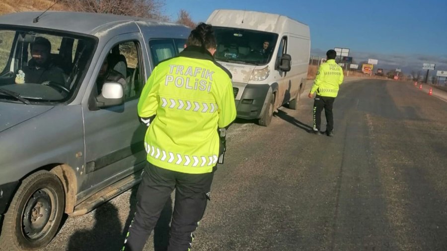 Bozkır’da Kış Lastiği Denetimleri Sürüyor